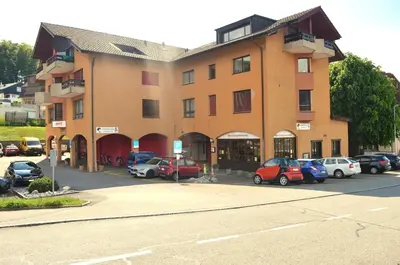 Das Gebäude in dem sich die Ferienwohnung befindet