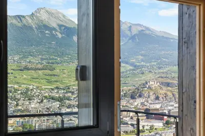Ein allgemeiner Bergblick oder ein Berglick von der Ferienwohnung aus