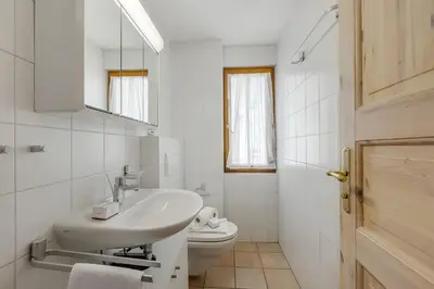 Ein Badezimmer in der Unterkunft Casa Andy 1 Val Lavizzara - Happy Rentals