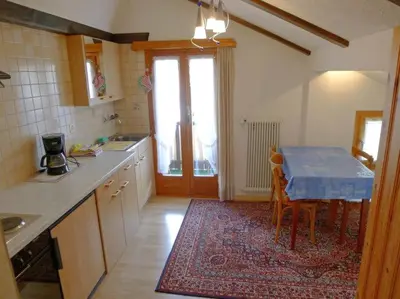 Küche/Küchenzeile in der Unterkunft Heiderösli 1st Floor and Attic Apartment