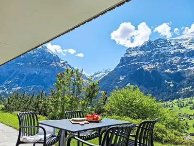 Ein allgemeiner Bergblick oder ein Berglick von der Ferienwohnung aus