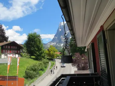 Ein allgemeiner Bergblick oder ein Berglick von der Ferienwohnung aus