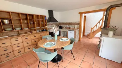 Küche/Küchenzeile in der Unterkunft Charmante maisonnette avec jardin