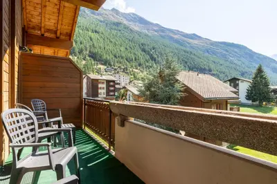 Ein allgemeiner Bergblick oder ein Berglick von der Ferienwohnung aus