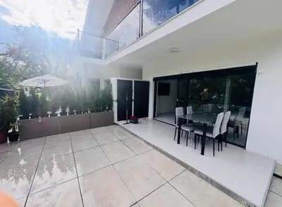 Ein Balkon oder eine Terrasse in der Unterkunft Villa Lakeview Appartment
