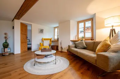 Ein Sitzbereich in der Unterkunft Ferienwohnung Gabschi