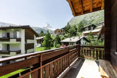 Ein allgemeiner Bergblick oder ein Berglick von der Ferienwohnung aus