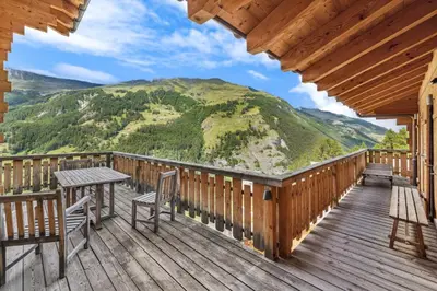 Ein allgemeiner Bergblick oder ein Berglick von der Ferienwohnung aus