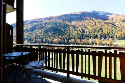 Ein allgemeiner Bergblick oder ein Berglick von der Ferienwohnung aus