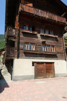 Das Gebäude in dem sich die Ferienwohnung befindet