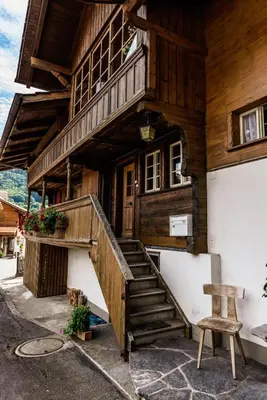 Das Gebäude in dem sich die Ferienwohnung befindet