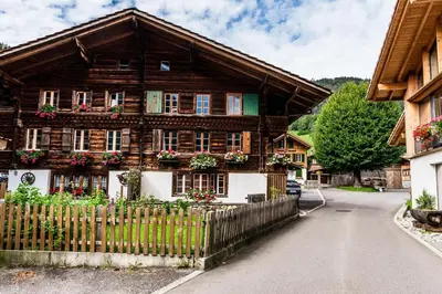Das Gebäude in dem sich die Ferienwohnung befindet