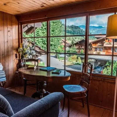 Simple and Rustic - Apartment in Historic House