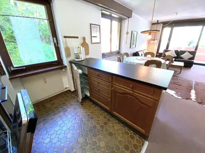 Ein Sitzbereich in der Unterkunft Lärchenwald 1803