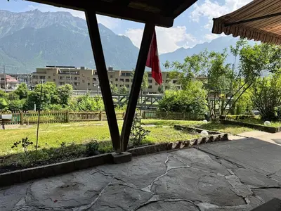 Ein allgemeiner Bergblick oder ein Berglick von der Ferienwohnung aus