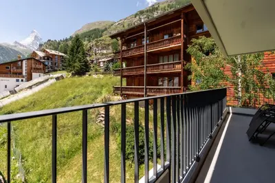 Ein allgemeiner Bergblick oder ein Berglick von der Ferienwohnung aus