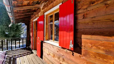 Das Gebäude in dem sich das Chalet befindet