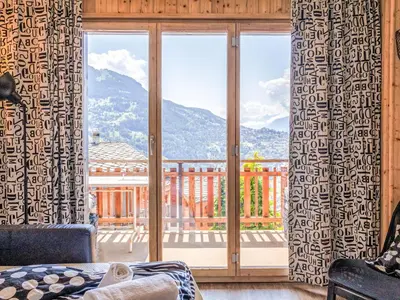Ein allgemeiner Bergblick oder ein Berglick von der Ferienwohnung aus