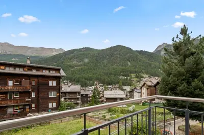 Ein allgemeiner Bergblick oder ein Berglick von der Ferienwohnung aus