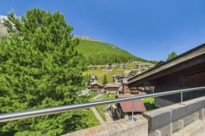 Ein allgemeiner Bergblick oder ein Berglick von der Ferienwohnung aus