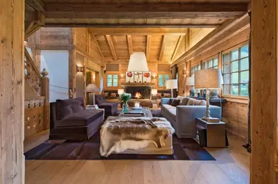 Ein Sitzbereich in der Unterkunft Elegant Alpine Chalet with Spa