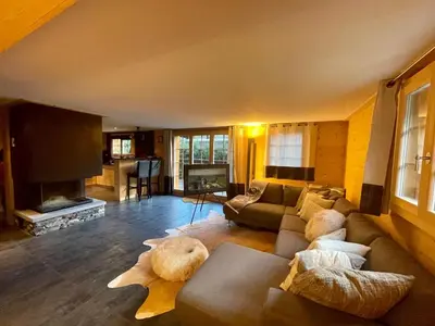 Ein Sitzbereich in der Unterkunft Charming Chalet With Splendid Views Near Gstaad