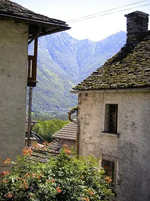 Ein allgemeiner Bergblick oder ein Berglick von der Ferienwohnung aus