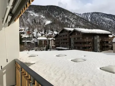 Ein allgemeiner Bergblick oder ein Berglick von der Ferienwohnung aus