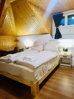 Ein Bett oder Betten in einem Zimmer der Unterkunft La Petite Maline friends & family