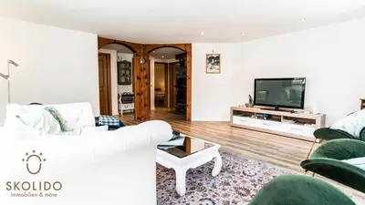 Ein Sitzbereich in der Unterkunft Annas Place im Haus zer Briggu Saas-Grund
