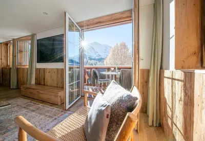 Ein allgemeiner Bergblick oder ein Berglick von der Ferienwohnung aus