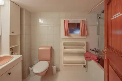 Ein Badezimmer in der Unterkunft Lovely idyllic apartment close to the Lake
