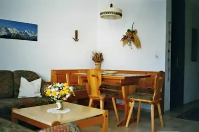 Ein Sitzbereich in der Unterkunft Apartment Haus Nesthorn - 2 Gäste
