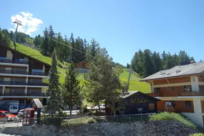 Ein allgemeiner Bergblick oder ein Berglick von der Ferienwohnung aus