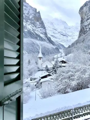 Ein allgemeiner Bergblick oder ein Berglick von der Ferienwohnung aus