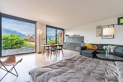 Ein Sitzbereich in der Unterkunft Light-filled studio with panoramic views