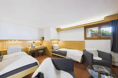 Ein Sitzbereich in der Unterkunft Central suite to stay for 2 experience Saas-Fee