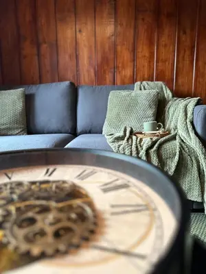 Ein Sitzbereich in der Unterkunft CapoBnB Seepanorama am See 10 Min nach Interlaken