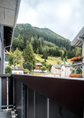Ein allgemeiner Bergblick oder ein Berglick von der Ferienwohnung aus