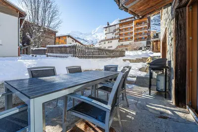 Haus Eratic im Winter