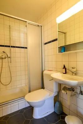 Ein Badezimmer in der Unterkunft Chocard rez, studio de charme à La Sage