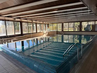 Der Swimmingpool an oder in der Nähe von Terrasse des Alpes 2005
