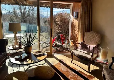 Ein Sitzbereich in der Unterkunft Hotel Etrier - apartment in Hotel with access to pool, spa and all facilities