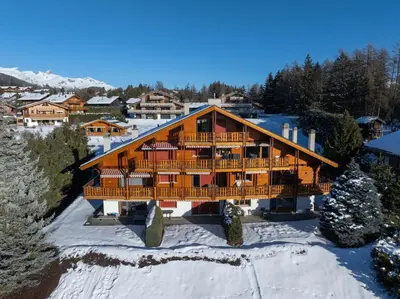 Ein allgemeiner Bergblick oder ein Berglick von der Ferienwohnung aus