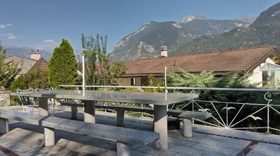 Ein allgemeiner Bergblick oder ein Berglick von des Hotels aus