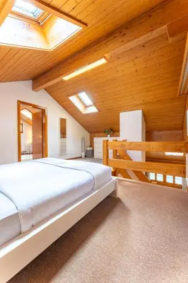 Ein Bett oder Betten in einem Zimmer der Unterkunft Chalet 3 - Quiet and unique near Interlaken