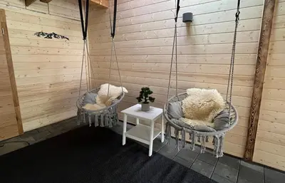 Ein Sitzbereich in der Unterkunft Mountain Homes - Summit Studio