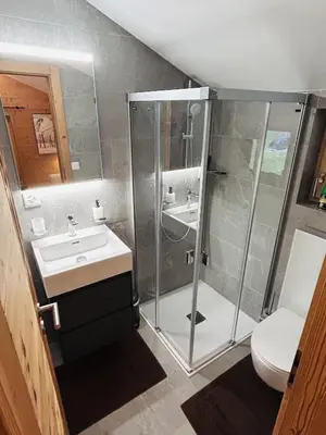 Ein Badezimmer in der Unterkunft The Mazot