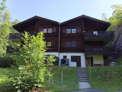 Das Gebäude in dem sich die Ferienwohnung befindet