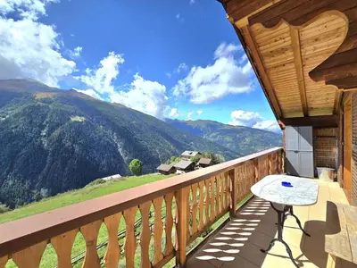 Ein allgemeiner Bergblick oder ein Berglick von der Ferienwohnung aus
